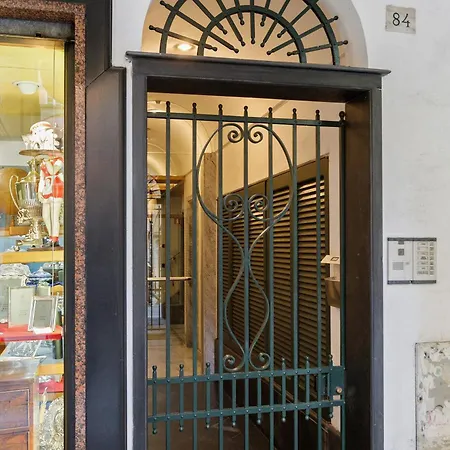Elegante Chiavari